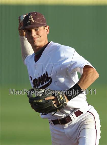 Thumbnail 1 in Stony Point vs. Austin (Texas 5A Region II Bidistrict) photogallery.