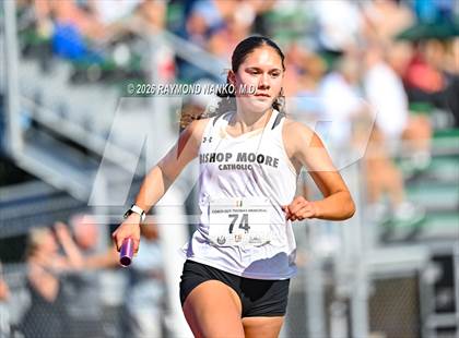 Thumbnail 1 in Guy Thomas Memorial (4 x 800 Relay) photogallery.