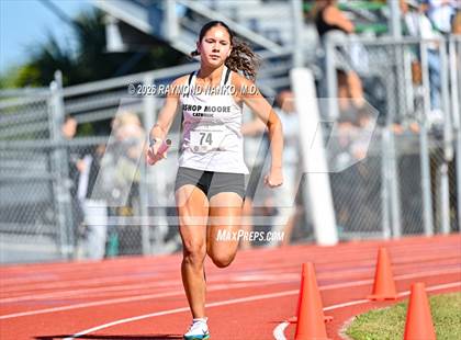 Thumbnail 2 in Guy Thomas Memorial (4 x 800 Relay) photogallery.