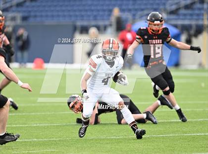 Thumbnail 2 in Ironton vs. Liberty Center (OHSAA Division 5 Final) photogallery.