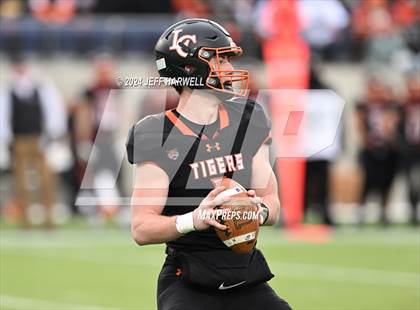 Thumbnail 2 in Ironton vs. Liberty Center (OHSAA Division 5 Final) photogallery.