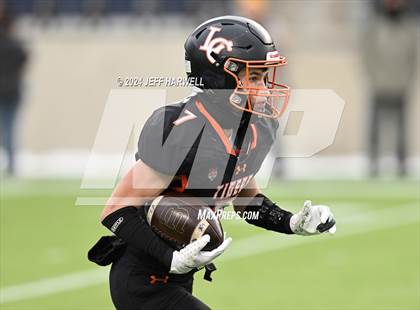 Thumbnail 1 in Ironton vs. Liberty Center (OHSAA Division 5 Final) photogallery.