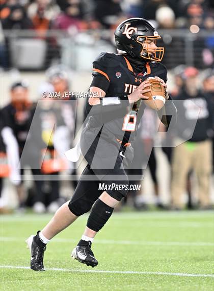 Thumbnail 3 in Ironton vs. Liberty Center (OHSAA Division 5 Final) photogallery.