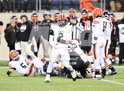 Thumbnail 3 in Ironton vs. Liberty Center (OHSAA Division 5 Final) photogallery.