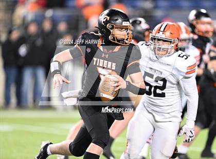 Thumbnail 3 in Ironton vs. Liberty Center (OHSAA Division 5 Final) photogallery.