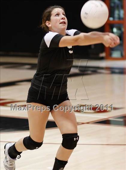 Thumbnail 2 in Oaks Christian vs Villanova Prep photogallery.