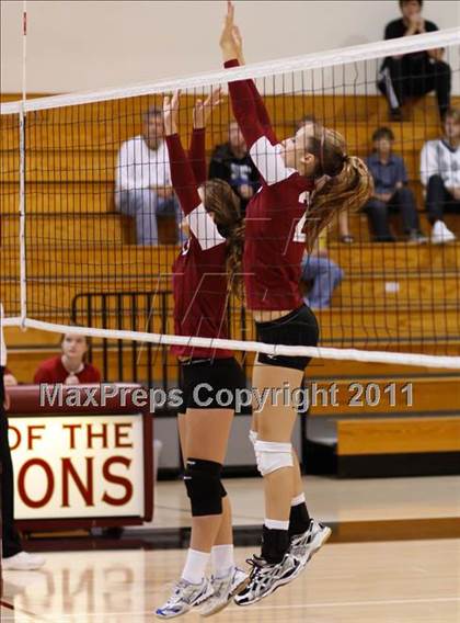 Thumbnail 1 in Oaks Christian vs Villanova Prep photogallery.