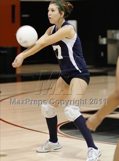 Thumbnail 2 in Oaks Christian vs Villanova Prep photogallery.