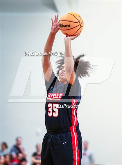 Thumbnail 1 in Hart vs La Salle (CIF SS Division 2AA Championship) photogallery.