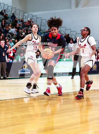 Thumbnail 3 in Hart vs La Salle (CIF SS Division 2AA Championship) photogallery.
