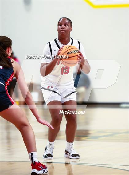 Thumbnail 3 in Hart vs La Salle (CIF SS Division 2AA Championship) photogallery.