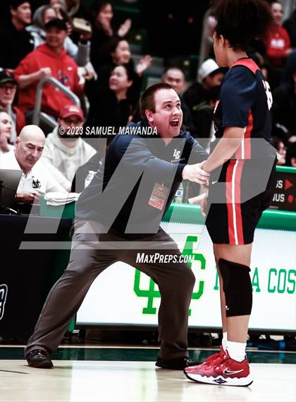 Thumbnail 3 in Hart vs La Salle (CIF SS Division 2AA Championship) photogallery.