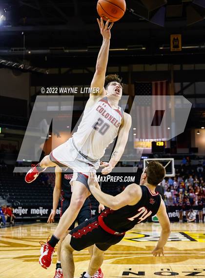 Thumbnail 3 in Holy Cross vs Dixie (9th Region Semifinal) photogallery.