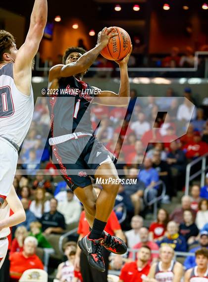 Thumbnail 2 in Holy Cross vs Dixie (9th Region Semifinal) photogallery.