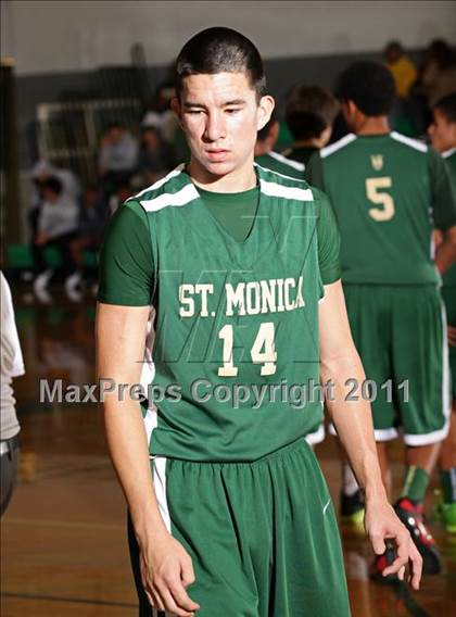 Thumbnail 2 in St. Genevieve vs. St. Monica (Tip-Off Classic) photogallery.