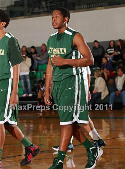 Thumbnail 2 in St. Genevieve vs. St. Monica (Tip-Off Classic) photogallery.