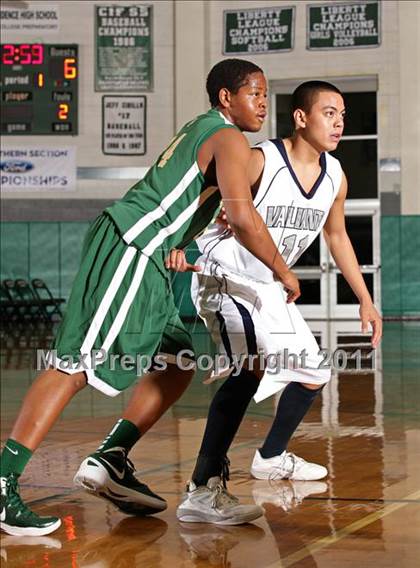 Thumbnail 1 in St. Genevieve vs. St. Monica (Tip-Off Classic) photogallery.