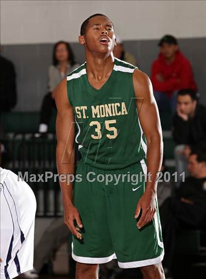 Thumbnail 2 in St. Genevieve vs. St. Monica (Tip-Off Classic) photogallery.