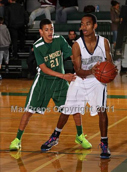 Thumbnail 3 in St. Genevieve vs. St. Monica (Tip-Off Classic) photogallery.