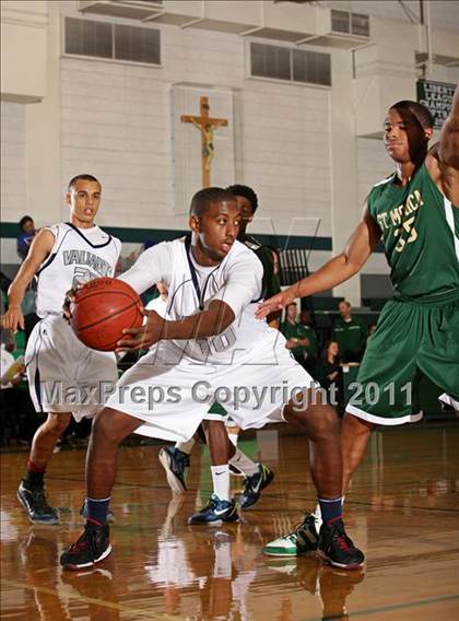 Thumbnail 2 in St. Genevieve vs. St. Monica (Tip-Off Classic) photogallery.