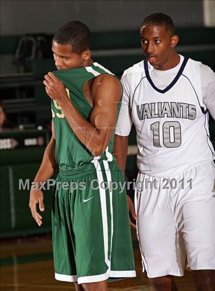 Thumbnail 2 in St. Genevieve vs. St. Monica (Tip-Off Classic) photogallery.