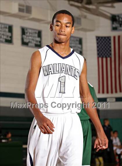 Thumbnail 3 in St. Genevieve vs. St. Monica (Tip-Off Classic) photogallery.