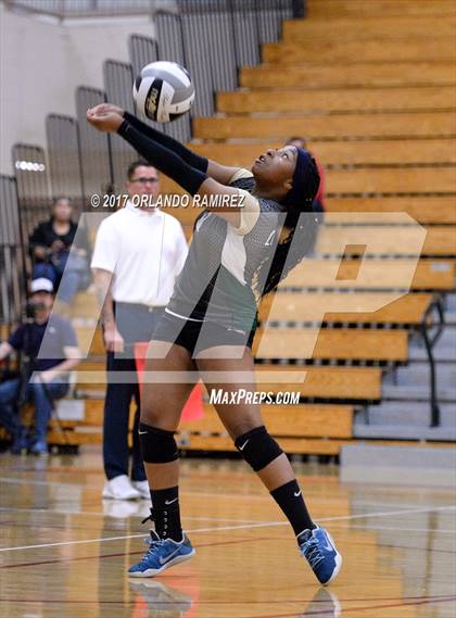 Thumbnail 1 in Chula Vista Learning Community Charter vs. Maranatha Christian (CIF SDS D4 Final) photogallery.