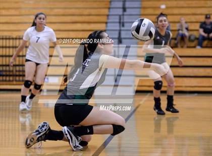 Thumbnail 1 in Chula Vista Learning Community Charter vs. Maranatha Christian (CIF SDS D4 Final) photogallery.