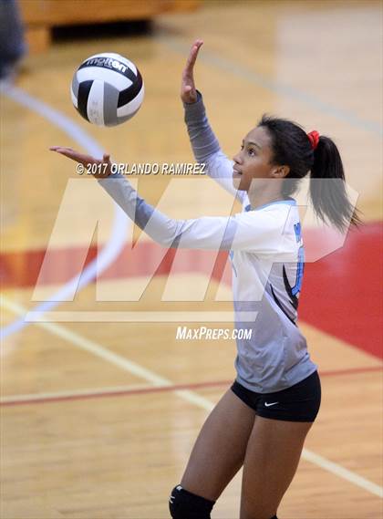 Thumbnail 2 in Chula Vista Learning Community Charter vs. Maranatha Christian (CIF SDS D4 Final) photogallery.