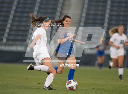 Thumbnail 2 in Grandview vs. Broomfield (CHSAA 5A State Final) photogallery.