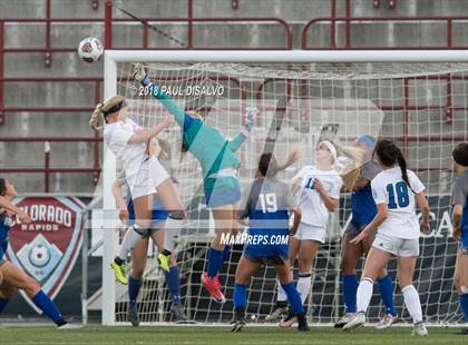 Thumbnail 2 in Grandview vs. Broomfield (CHSAA 5A State Final) photogallery.