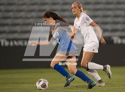 Thumbnail 2 in Grandview vs. Broomfield (CHSAA 5A State Final) photogallery.