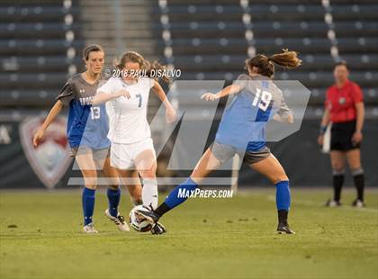 Thumbnail 3 in Grandview vs. Broomfield (CHSAA 5A State Final) photogallery.