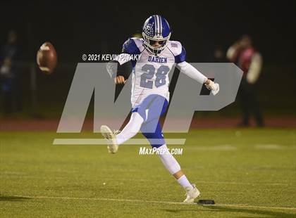 Thumbnail 3 in Darien vs. Fairfield Prep (CIAC Class LL Final) photogallery.