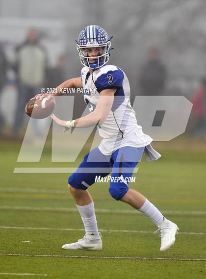 Thumbnail 2 in Darien vs. Fairfield Prep (CIAC Class LL Final) photogallery.