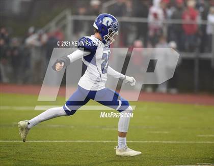 Thumbnail 2 in Darien vs. Fairfield Prep (CIAC Class LL Final) photogallery.