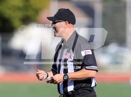 Thumbnail 1 in Royal vs Crescenta Valley photogallery.