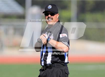 Thumbnail 2 in Royal vs Crescenta Valley photogallery.