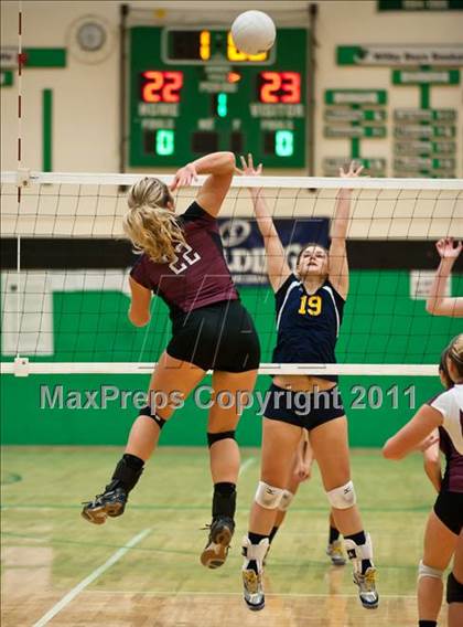 Thumbnail 1 in RHAM vs. East Lyme (CIAC Class L Final) photogallery.