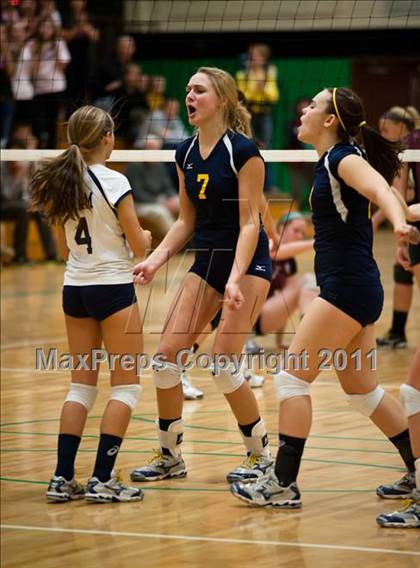 Thumbnail 3 in RHAM vs. East Lyme (CIAC Class L Final) photogallery.