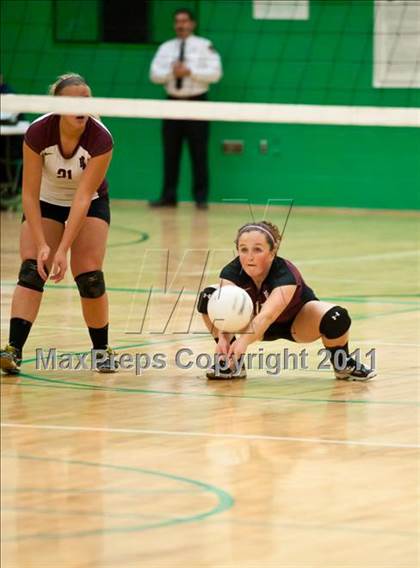 Thumbnail 3 in RHAM vs. East Lyme (CIAC Class L Final) photogallery.