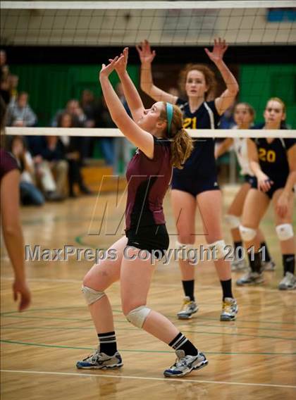 Thumbnail 3 in RHAM vs. East Lyme (CIAC Class L Final) photogallery.
