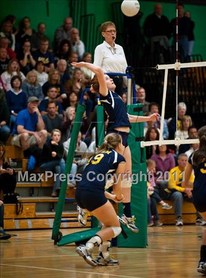 Thumbnail 3 in RHAM vs. East Lyme (CIAC Class L Final) photogallery.