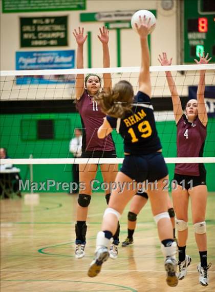 Thumbnail 2 in RHAM vs. East Lyme (CIAC Class L Final) photogallery.