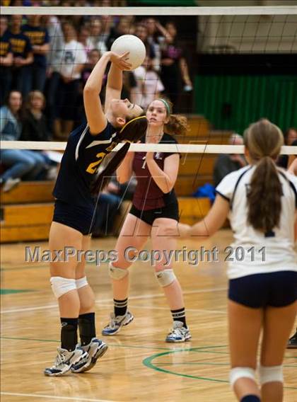 Thumbnail 3 in RHAM vs. East Lyme (CIAC Class L Final) photogallery.