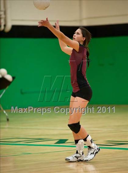 Thumbnail 2 in RHAM vs. East Lyme (CIAC Class L Final) photogallery.