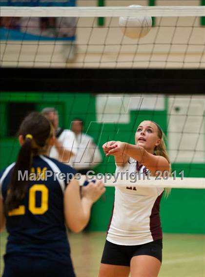 Thumbnail 2 in RHAM vs. East Lyme (CIAC Class L Final) photogallery.