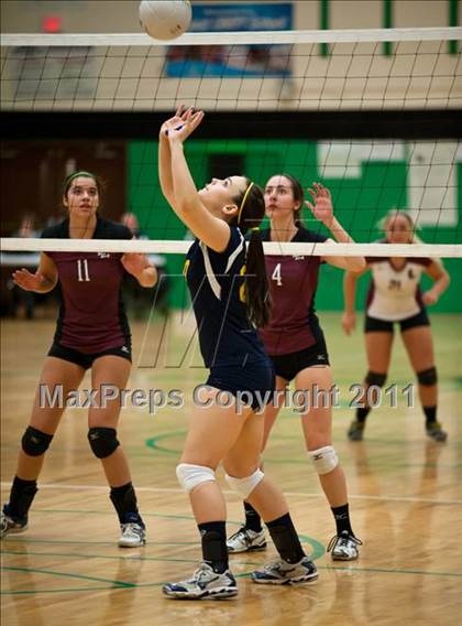 Thumbnail 2 in RHAM vs. East Lyme (CIAC Class L Final) photogallery.