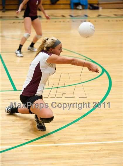 Thumbnail 3 in RHAM vs. East Lyme (CIAC Class L Final) photogallery.