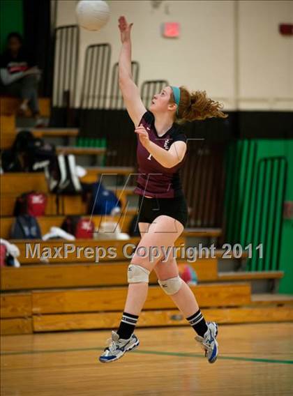 Thumbnail 2 in RHAM vs. East Lyme (CIAC Class L Final) photogallery.